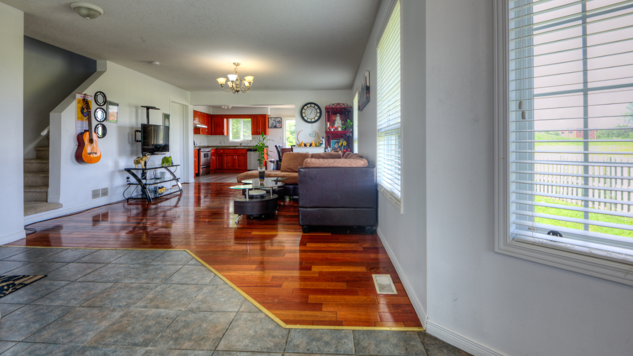 1 - 37 Bond Court, Guelph, ON, N1H 8P3 Scene 2