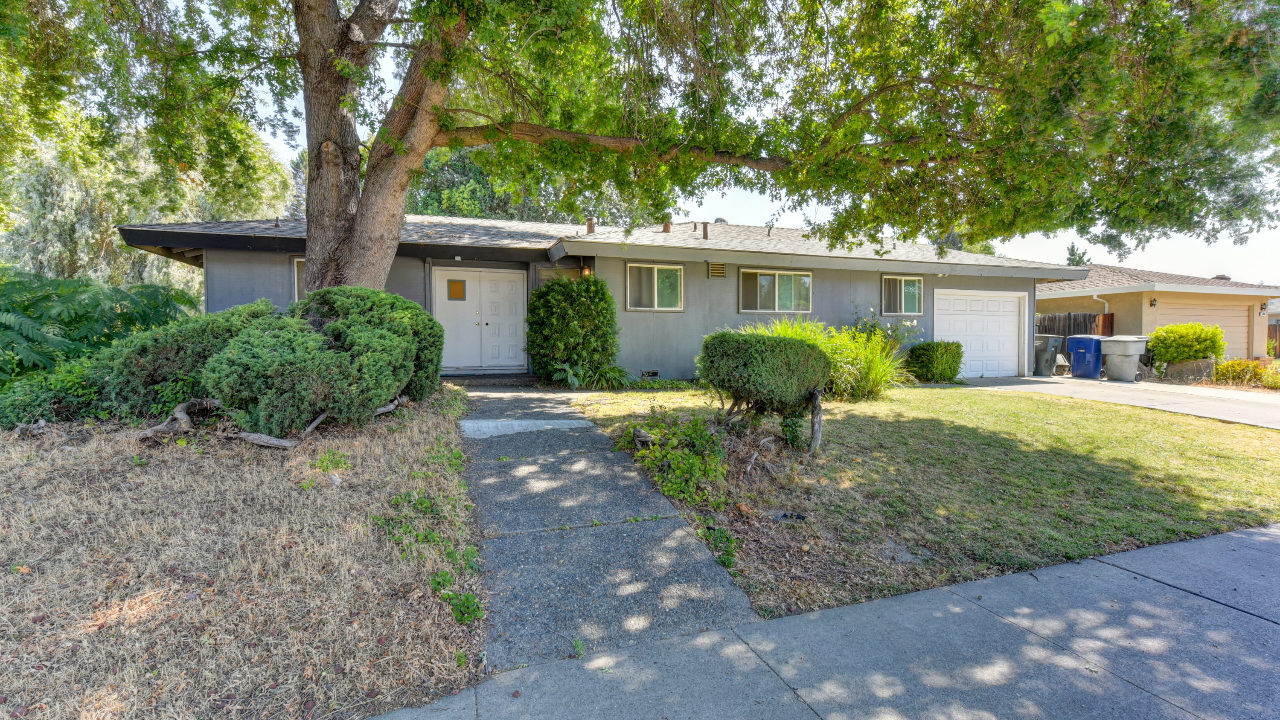 1001 Foxhall Way, Sacramento, CA, 95831 Scene 2