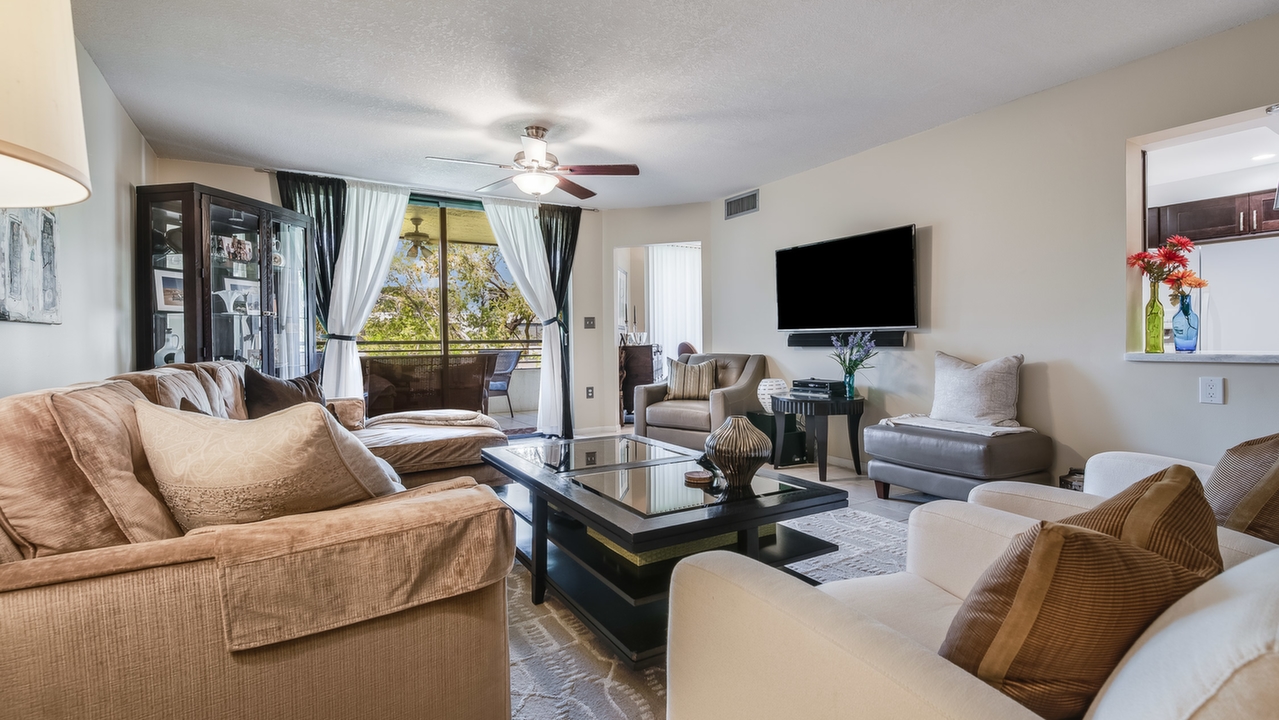 1470-Sheridan-St-#16C-04
