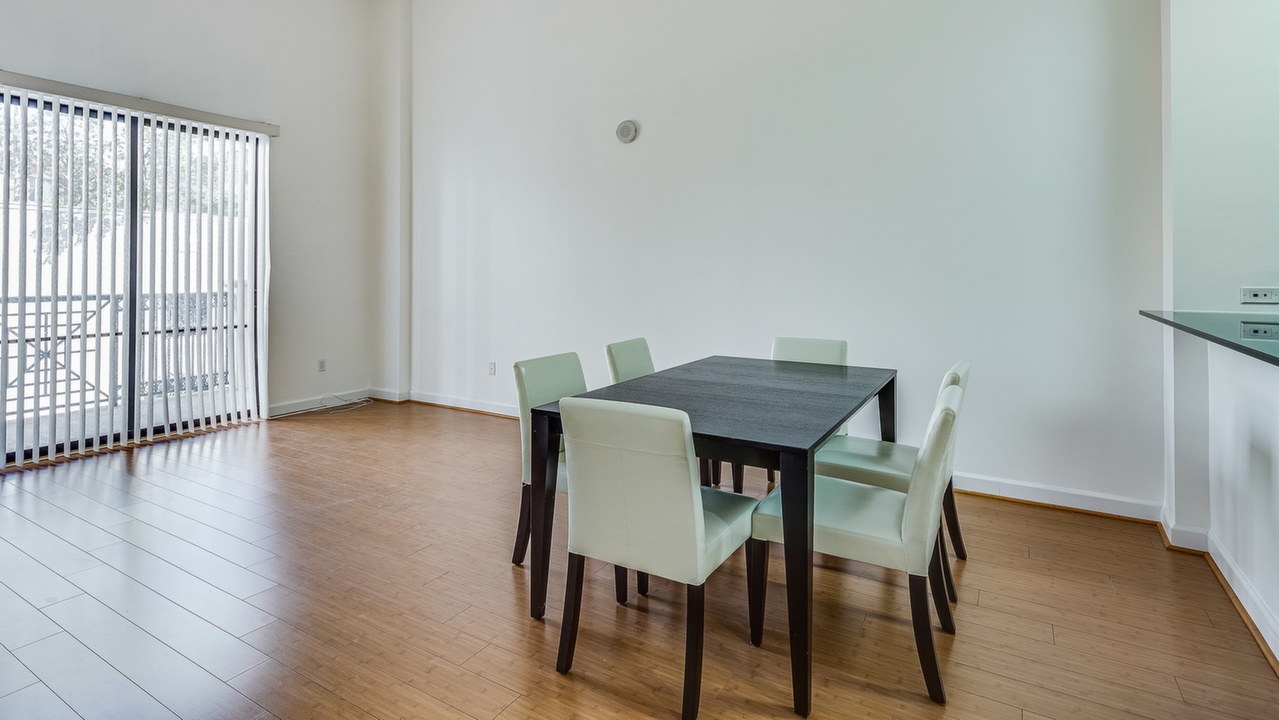 Colonnade-SE-#317-02