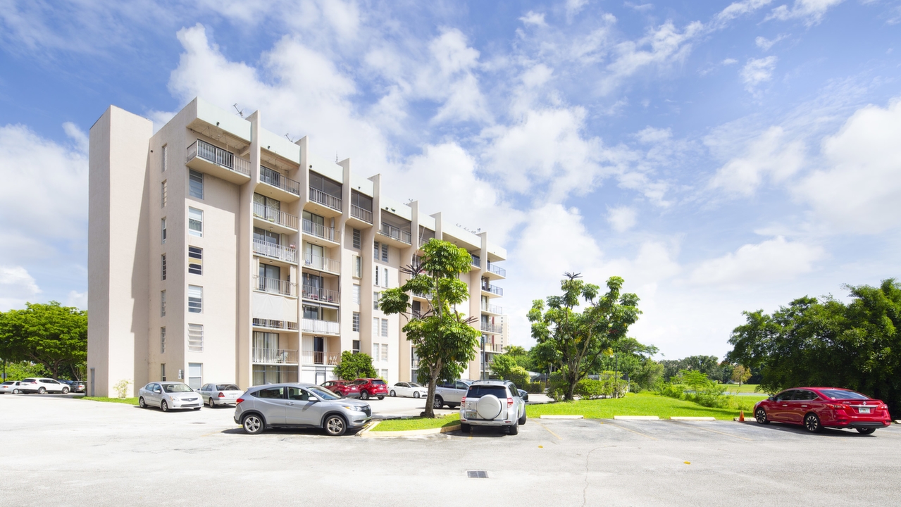 9682-Fontainebleau-Blvd-#602-02