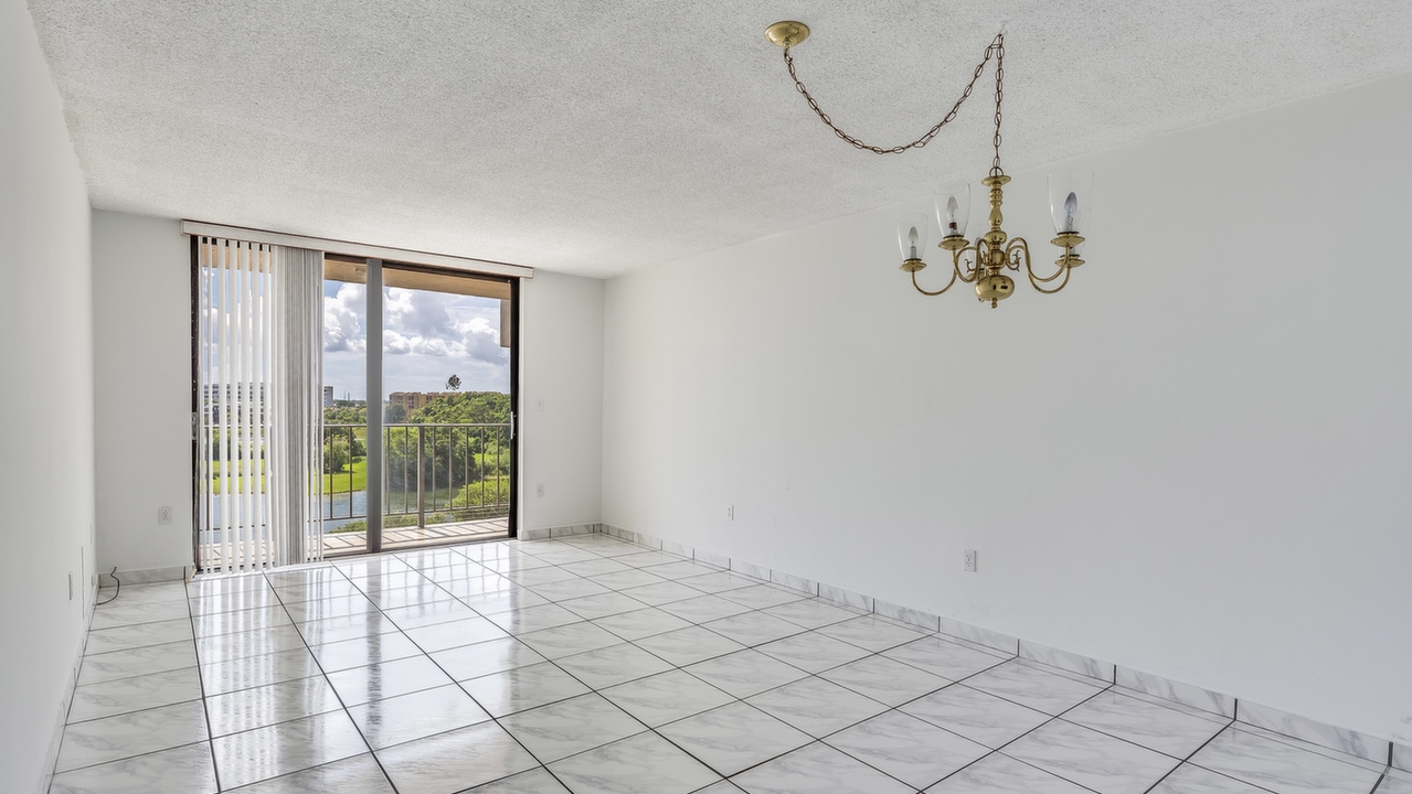 9682-Fontainebleau-Blvd-#602-04