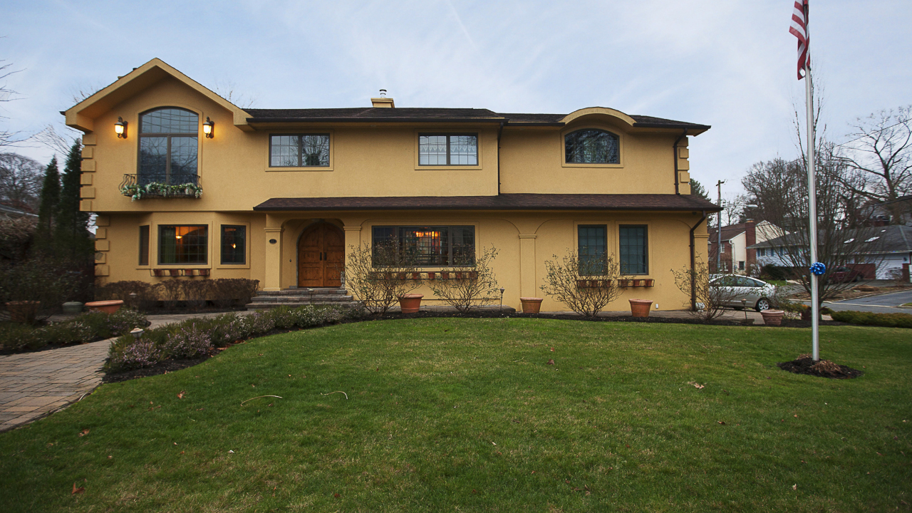 11 Yoakum St, Farmingdale, NY, 11735 Scene 1