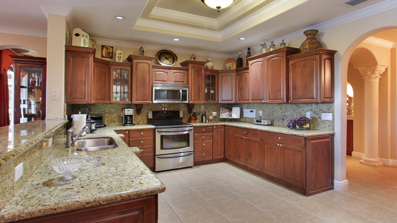 16100-NW-83rd-PL-07