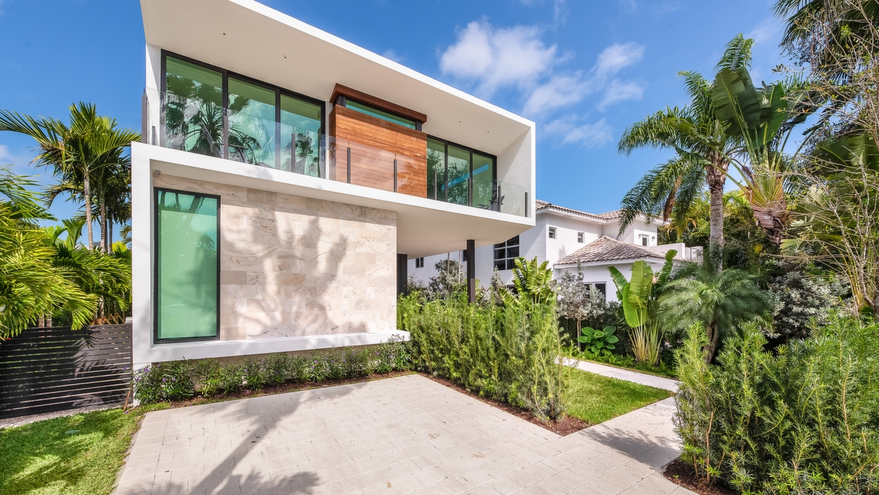 247-Palm-Ave-01