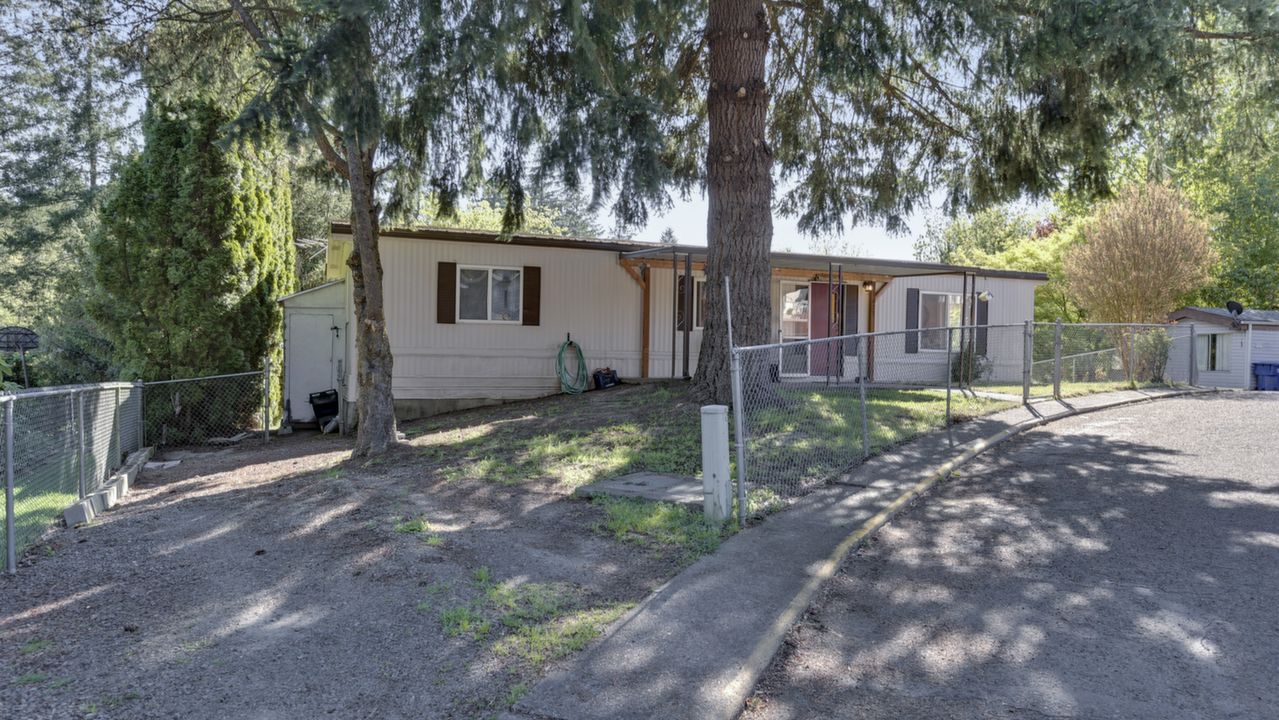 11633 Teal Ln NE, Aurora, OR, 97002 Scene 1