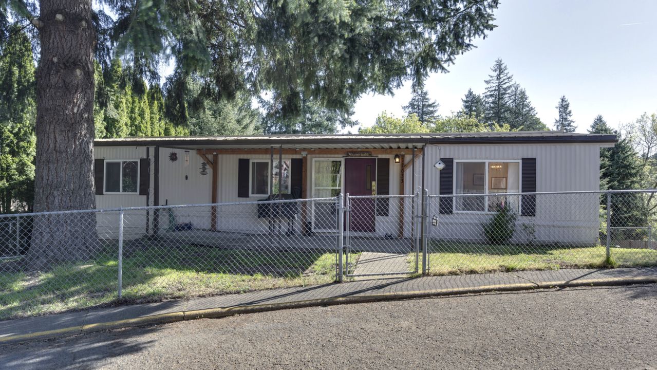 11633 Teal Ln NE, Aurora, OR, 97002 Scene 2