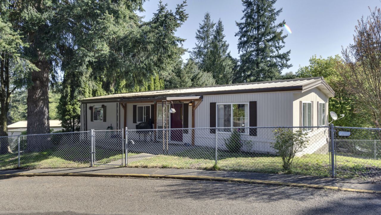 11633 Teal Ln NE, Aurora, OR, 97002 Scene 3