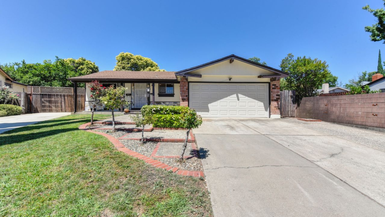 6 Ardsley Circle, Sacramento, CA, 95823 Scene 1