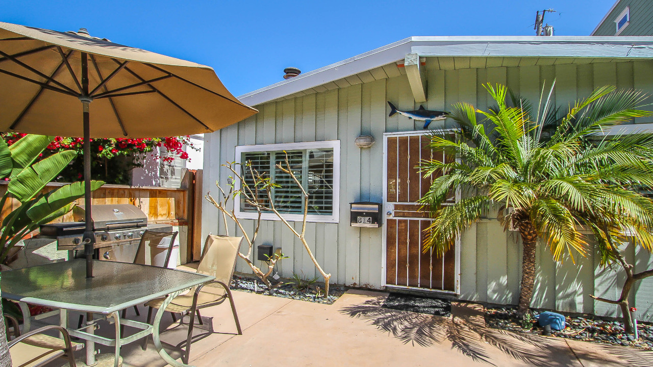 814-816 Capistrano Place, Mission Beach, CA, 92109 Scene 2