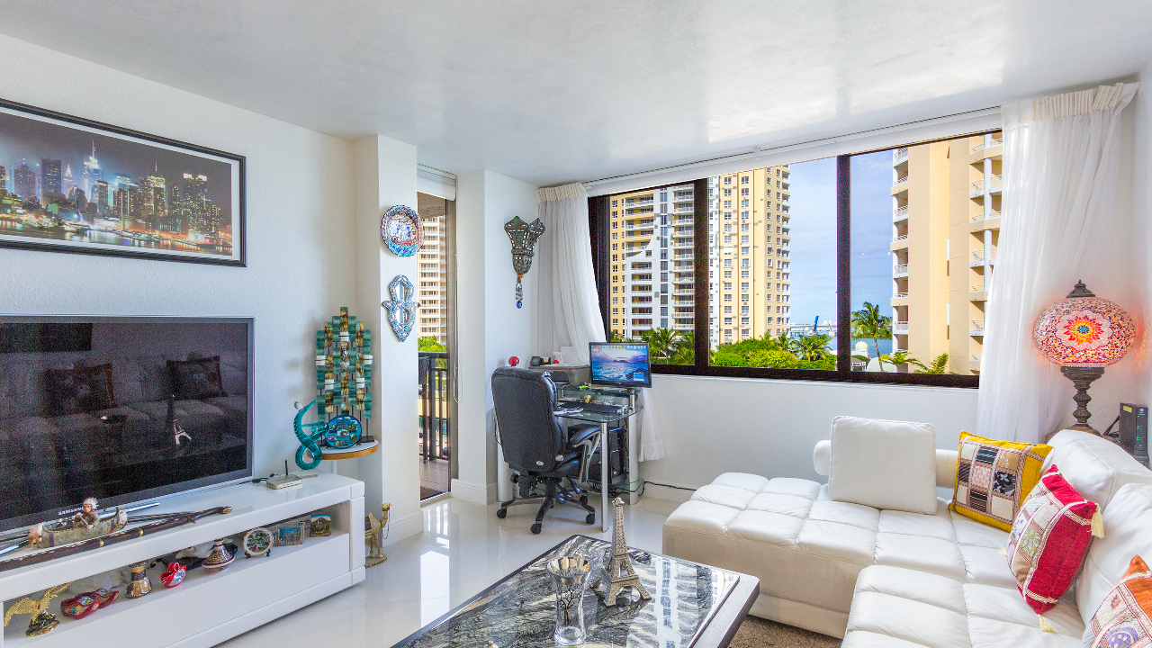 Brickell-Key-II-#924-03