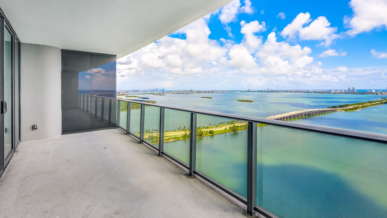 One-Paraiso-Edgewater-#4002-03