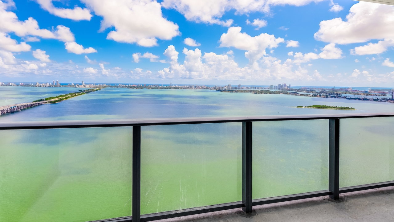 One-Paraiso-Edgewater-#4002-04