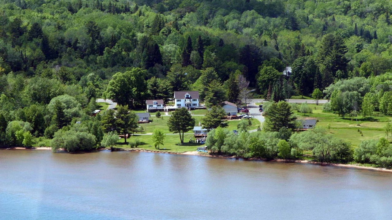 Lake Superior Beachfront Cottages