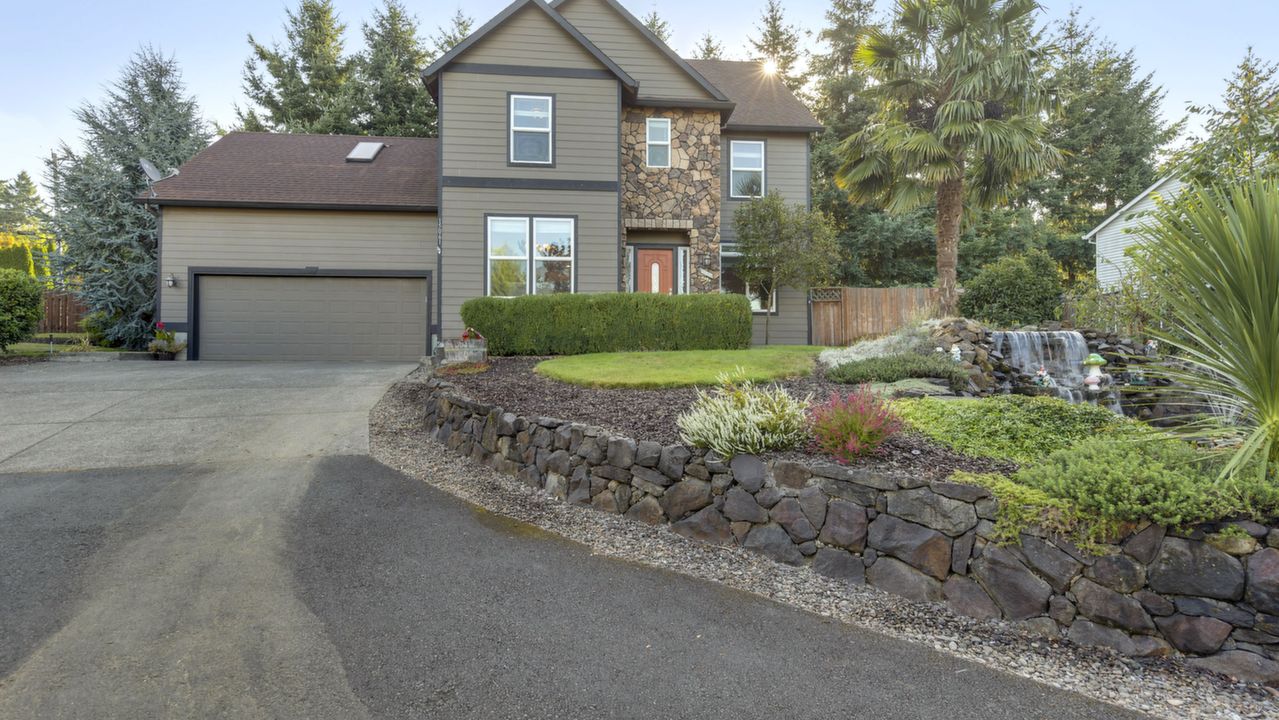 15061 Smithfield Dr, Oregon City, OR, 97045 Scene 2