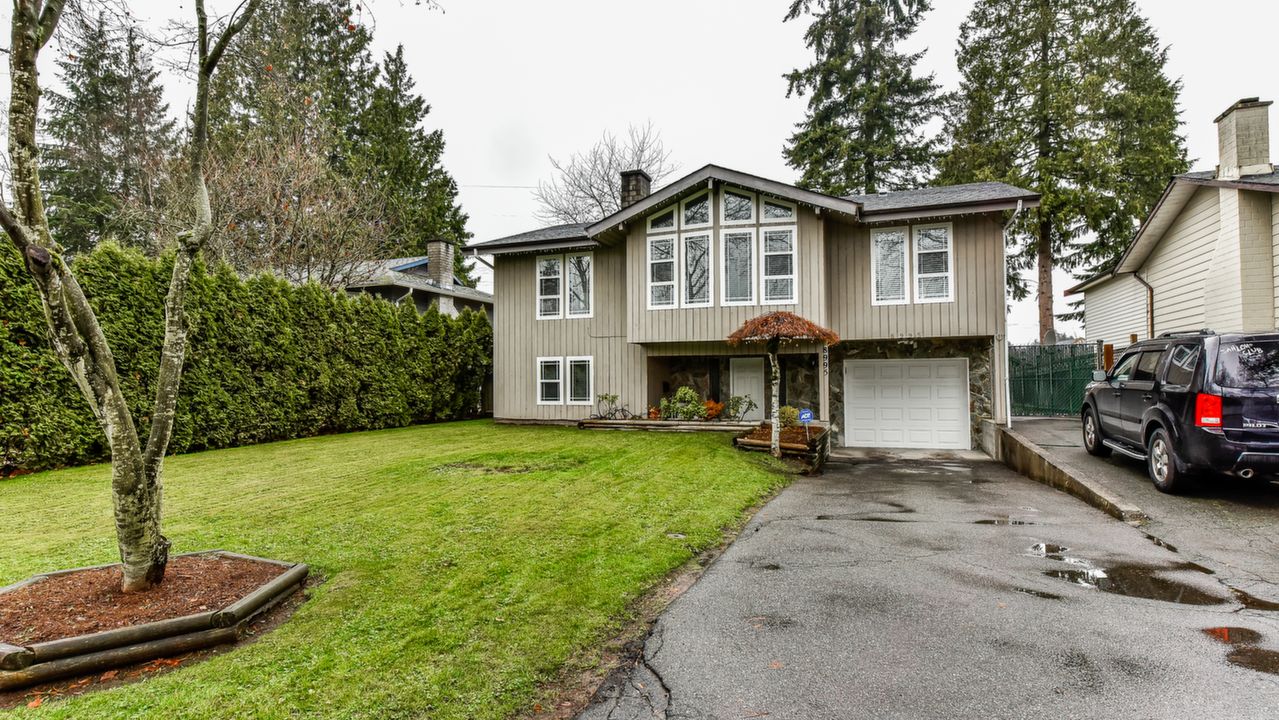 8995 Queen Marry Blvd, Surrey, BC, V3V 6R2 Scene 1