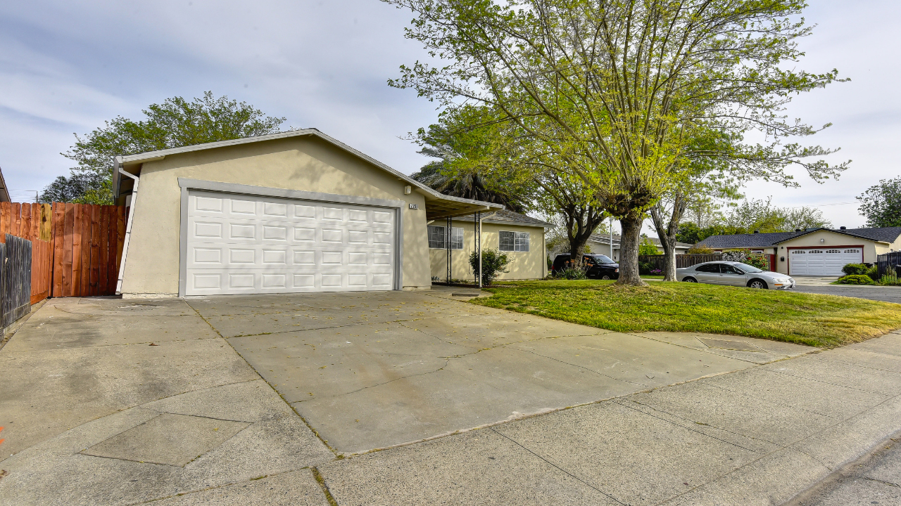 7261 Saga Way, Sacramento, CA, 95828 Scene 2