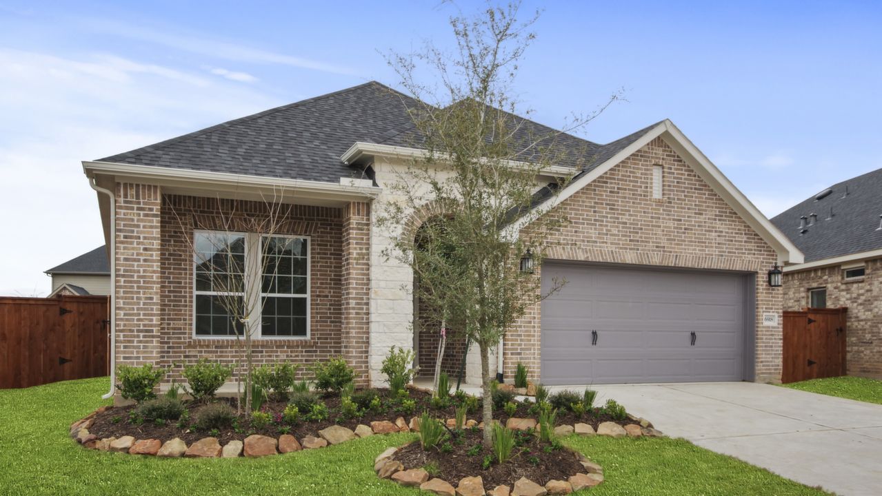 6918NorthElmwoodDr_002
