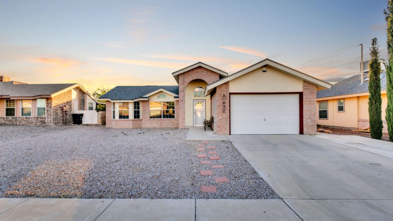 437 Katherine Dr, Horizon City, TX, 79928 Scene 1