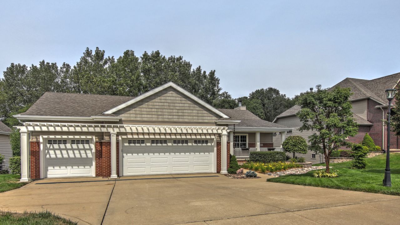 2500 Camelot Lane