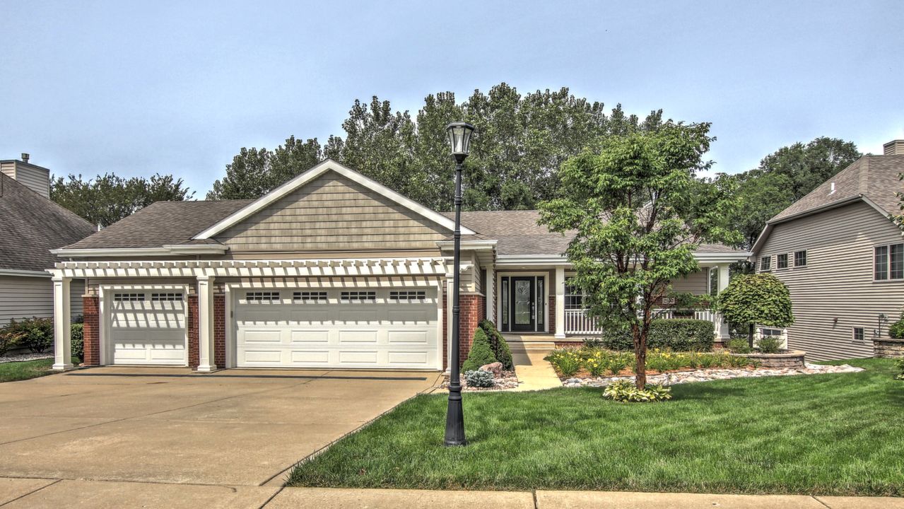 2500 Camelot Lane