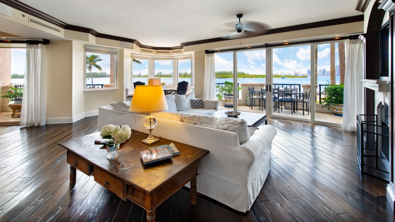 2024-Fisher-Island-Dr-03