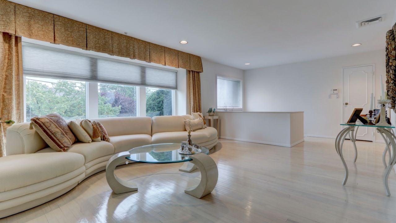 551 Links Dr, Oceanside, NY, 11572 Scene 4