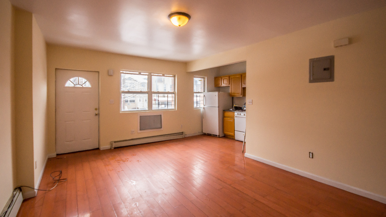 706 E 52nd St, Brooklyn, NY, 11203 Scene 4