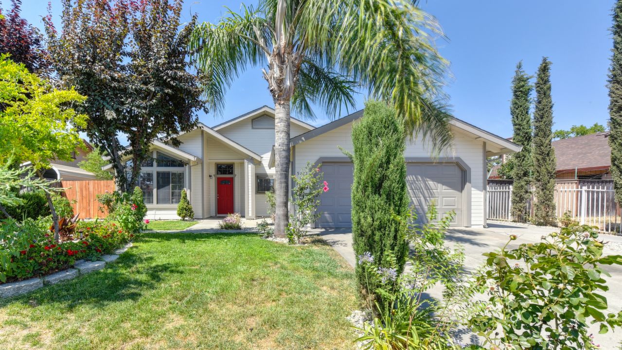 5215 Summerbrook Way, Sacramento, CA, 95823 Scene 1