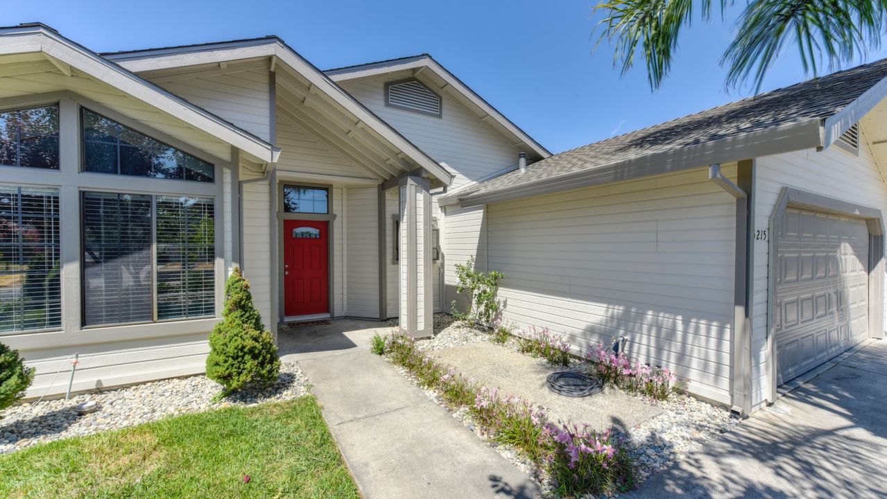 5215 Summerbrook Way, Sacramento, CA, 95823 Scene 4