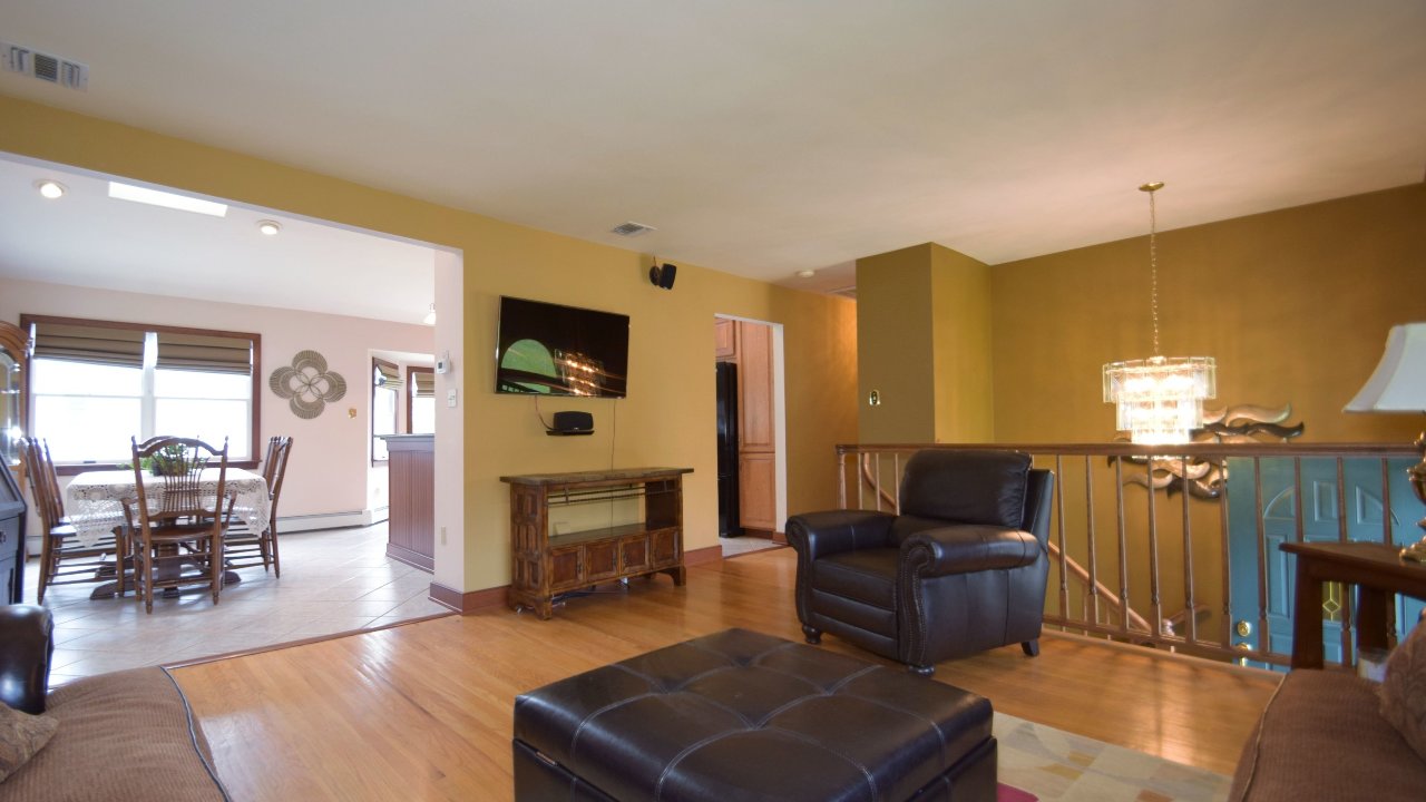 420 Long Meadow Rd, Norristown, PA, 19403 Scene 2