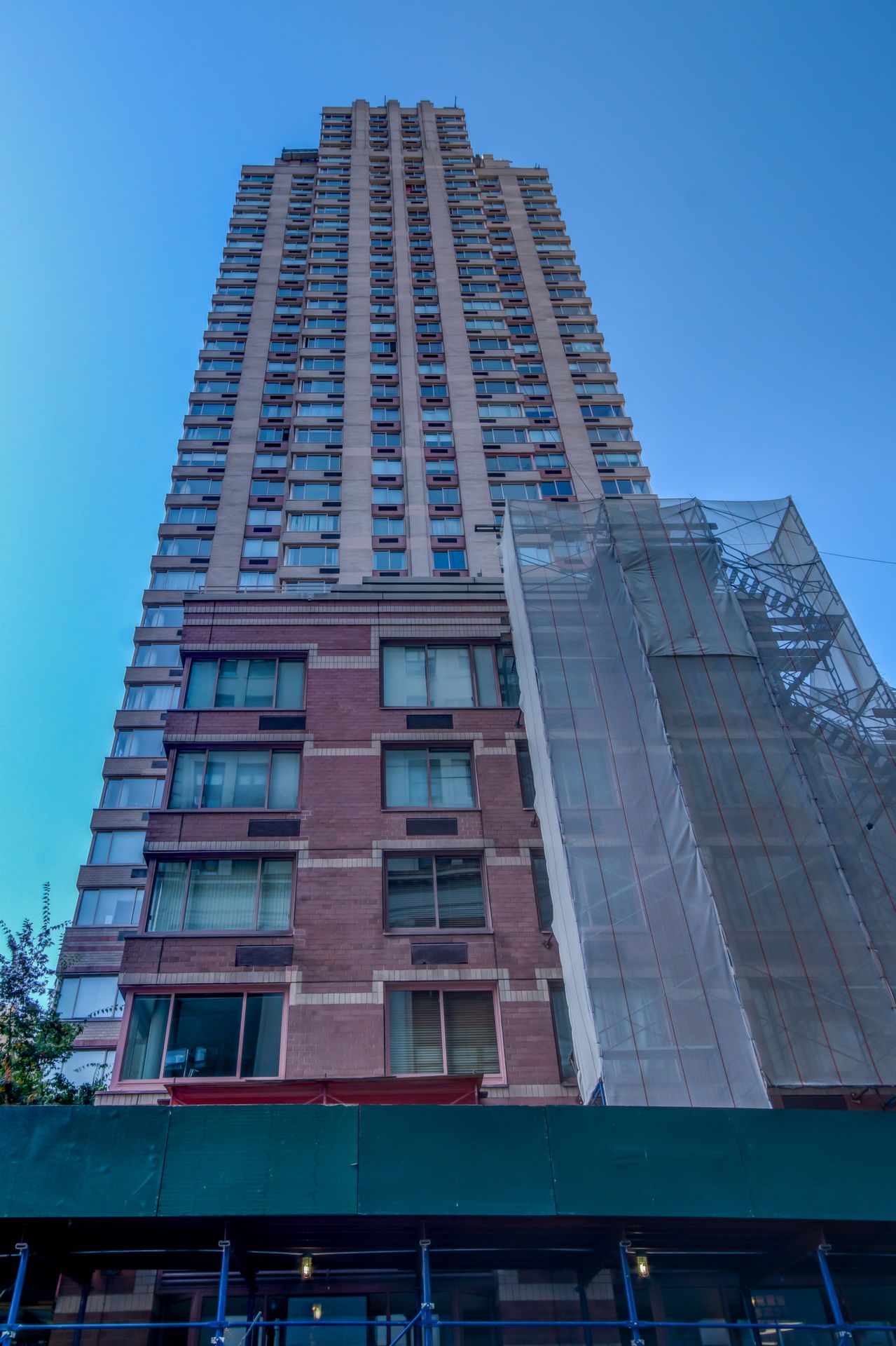 350 W 50th St, New York, NY, 10019 Scene 2