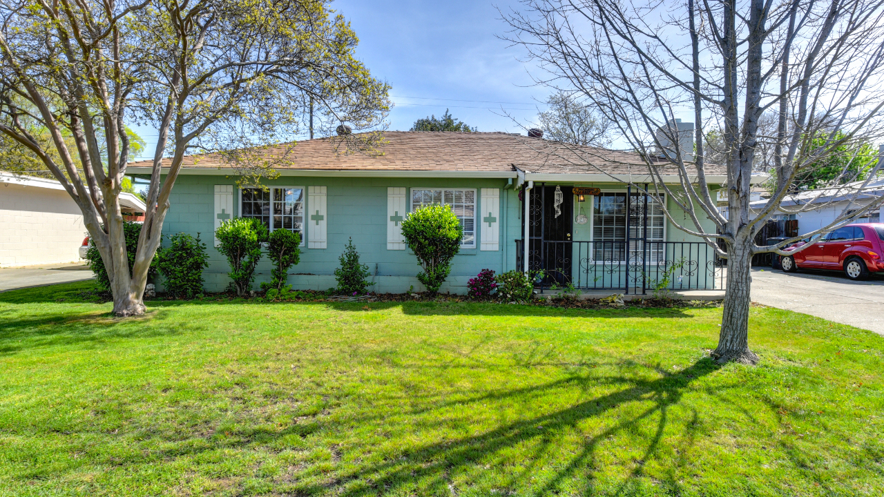 5217 62nd St, Sacramento, CA, 95820 Scene 1