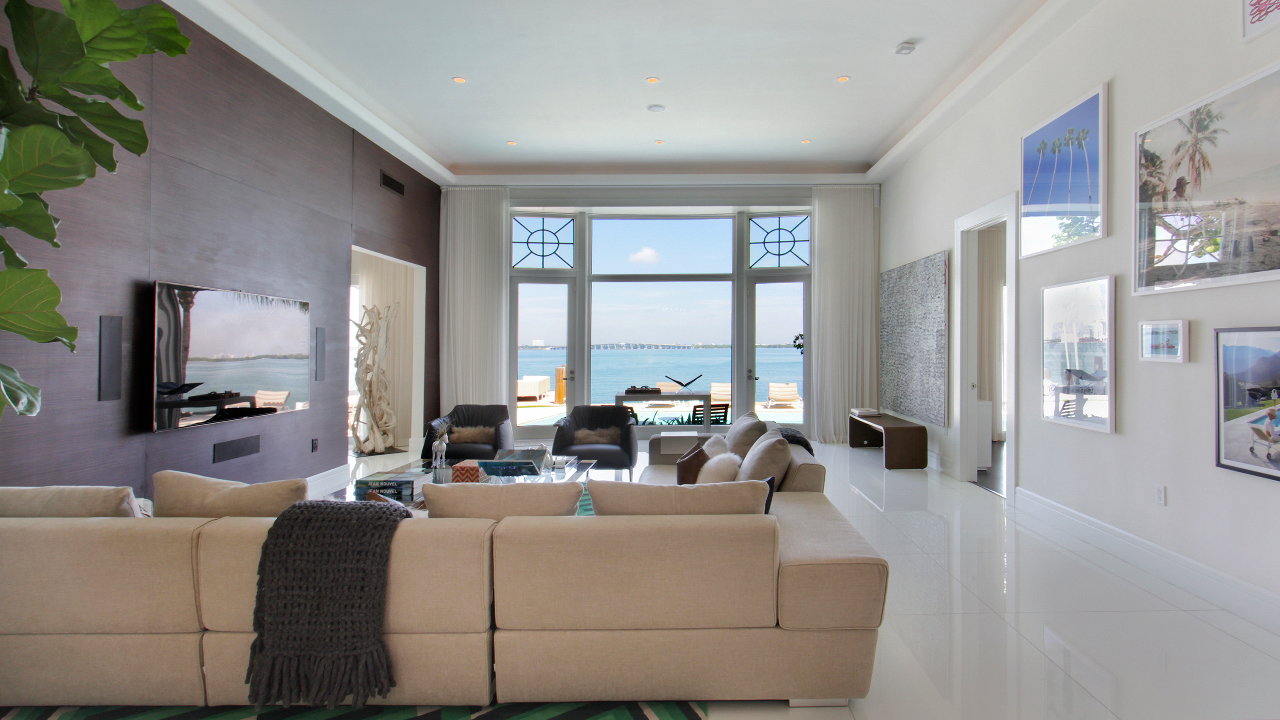 426-W-San-Marino-Dr-02