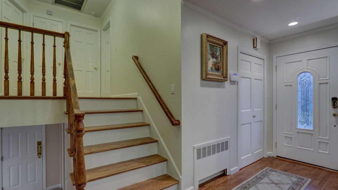 53 Glenwood Rd, Plainview, NY, 11803 Scene 3