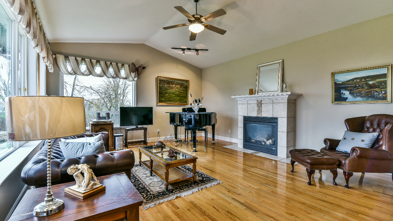 10285 YOUNG ROAD, Chilliwack, BC, V2P 8C3 Scene 2