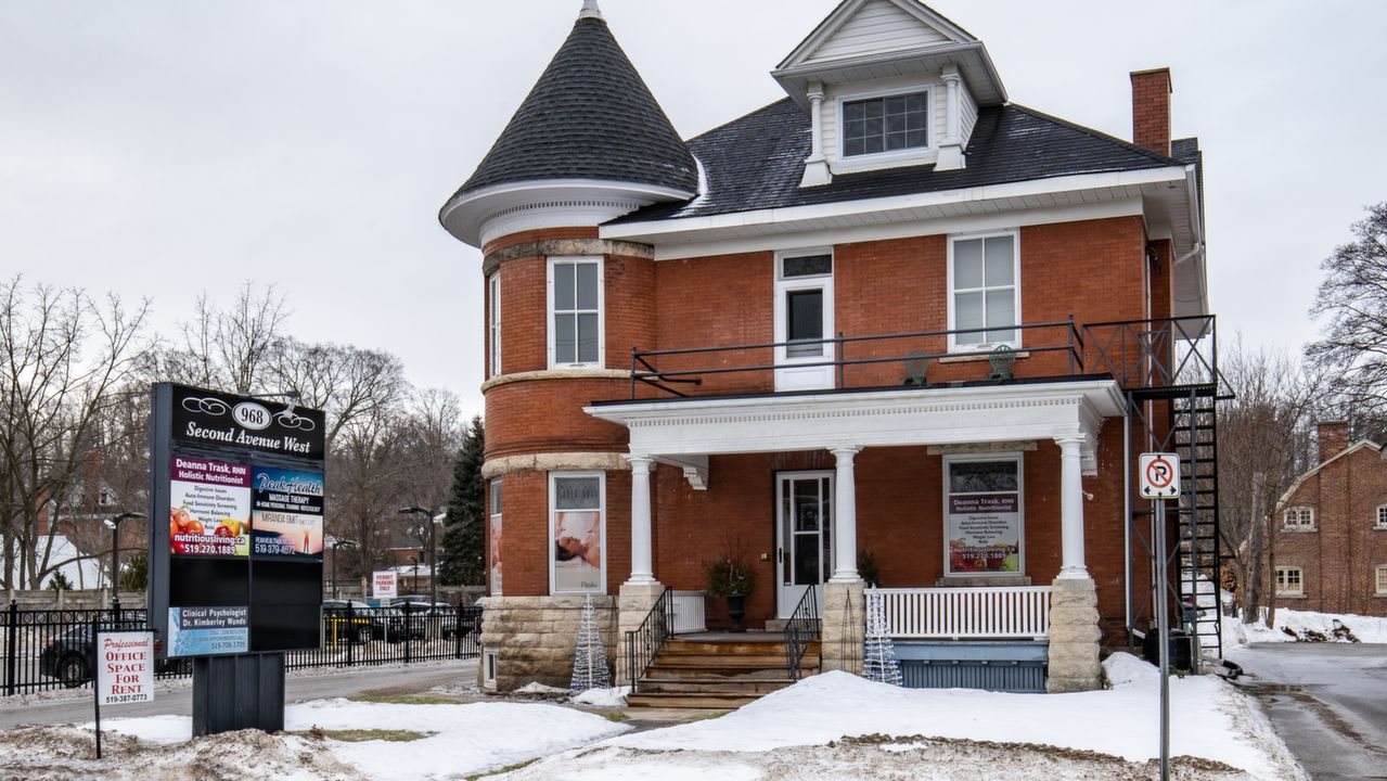 968 2nd Ave West, Owen Sound, ON, N4K 4M7 Scene 4