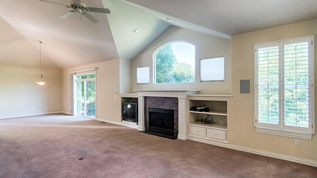 Family Room with Fireplace
