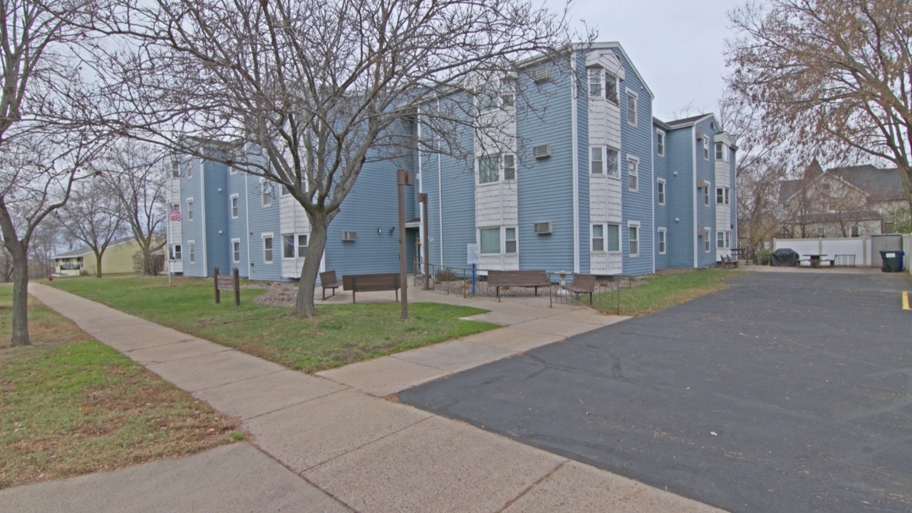 Foxboro Properties (715) 835-6001