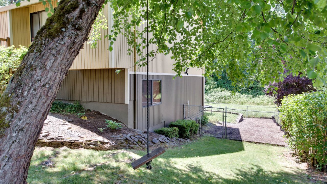 1503 SW Chastain Ave, Gresham, OR, 97080 Scene 4