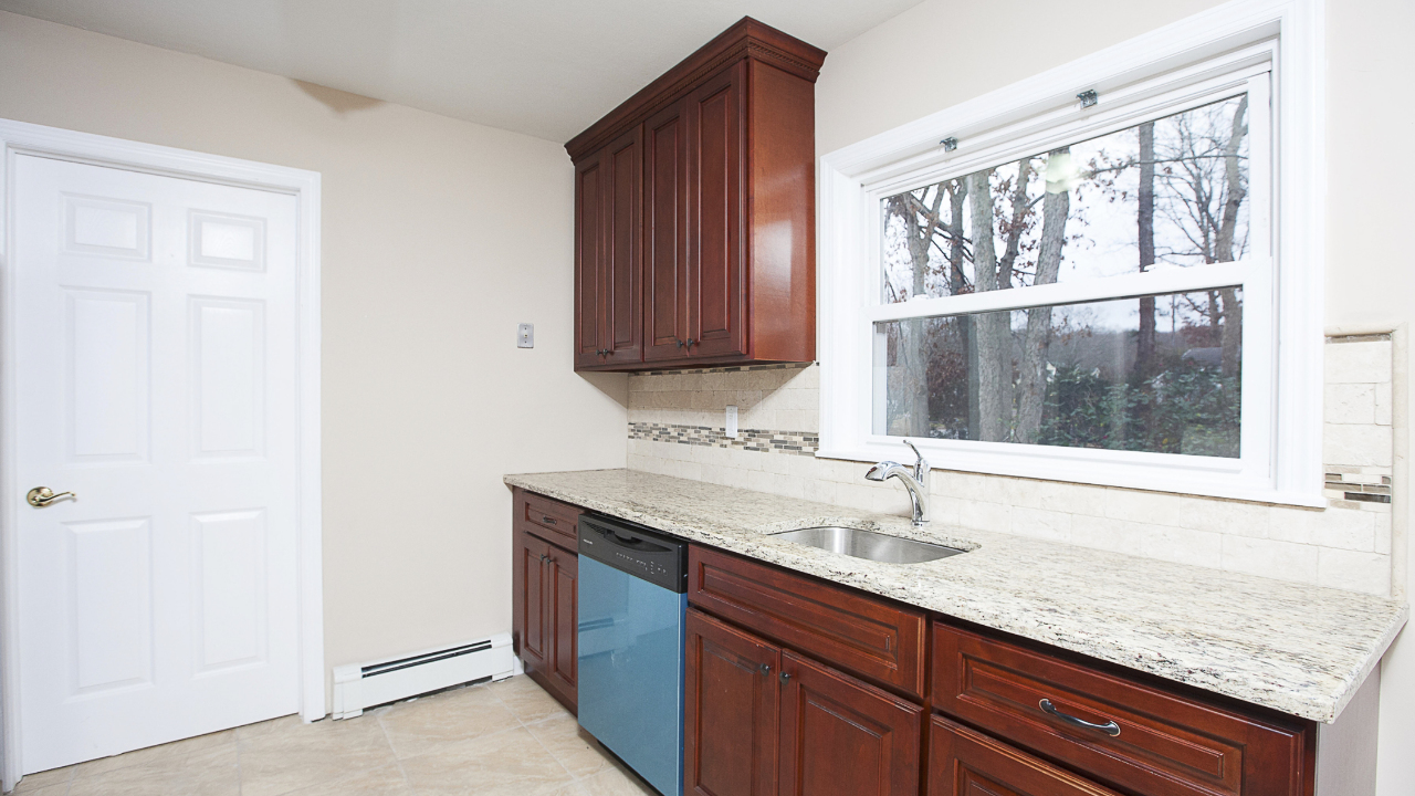 2 Folsom Lane, Coram, NY, 11727 Scene 3