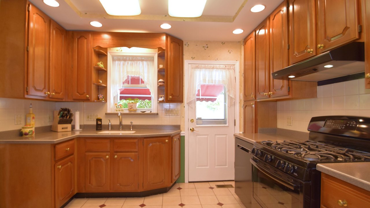 1633 Sheridan Ln, Norristown, PA, 19403 Scene 3