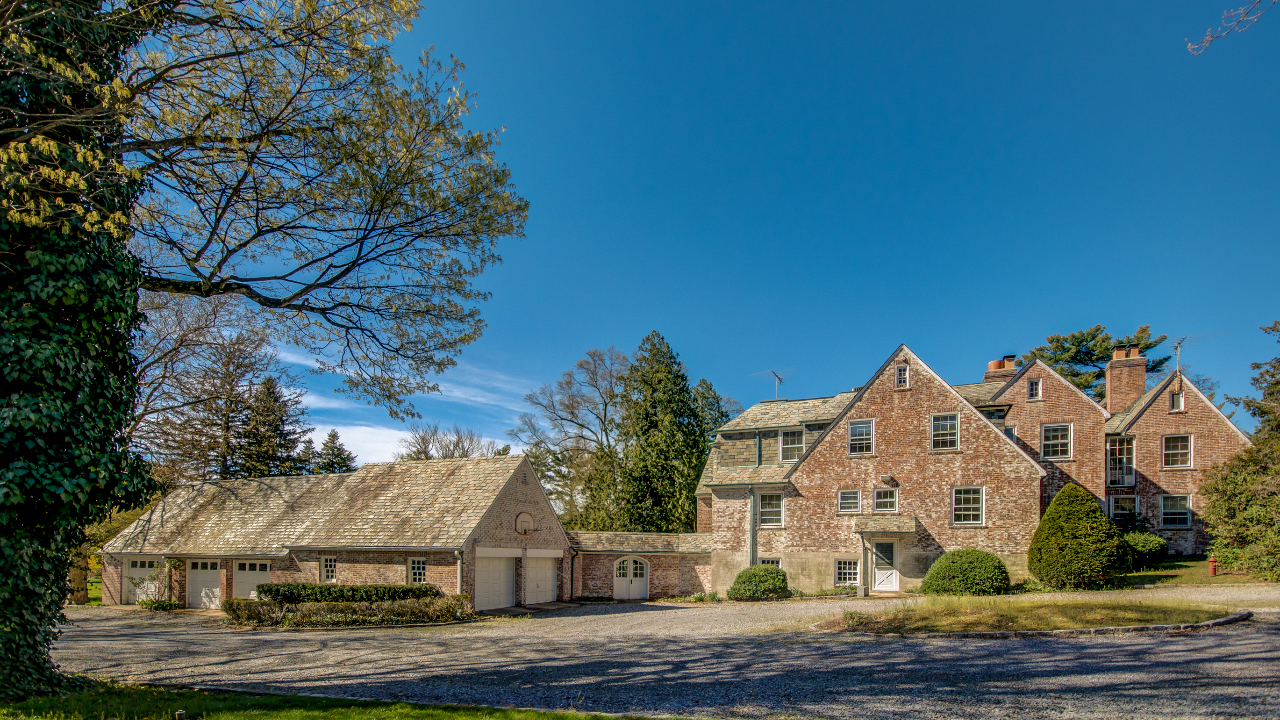 174 Hegemans Ln, Glen Head, NY, 11545 Scene 2