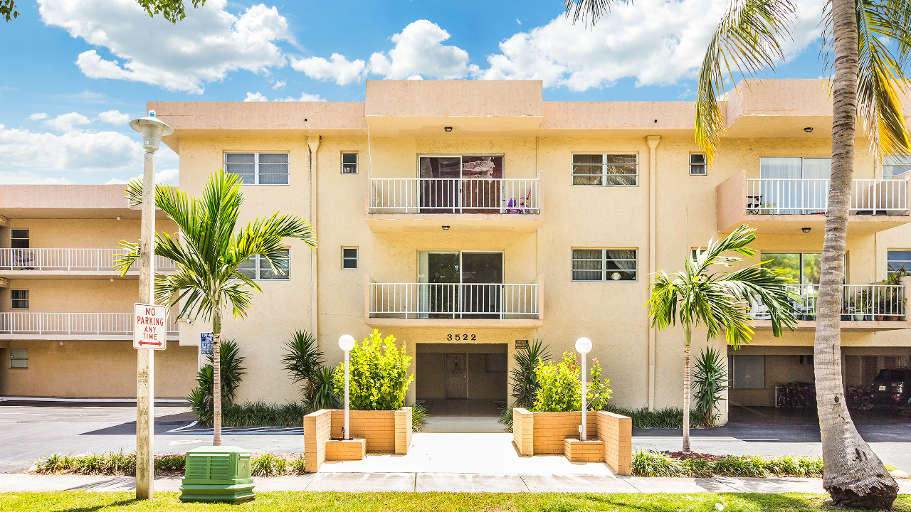 3522-NE-171st-St-#304-01