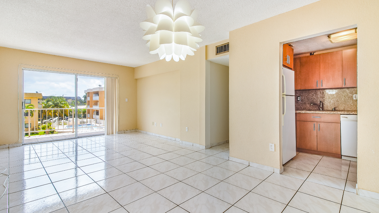 3522-NE-171st-St-#304-02