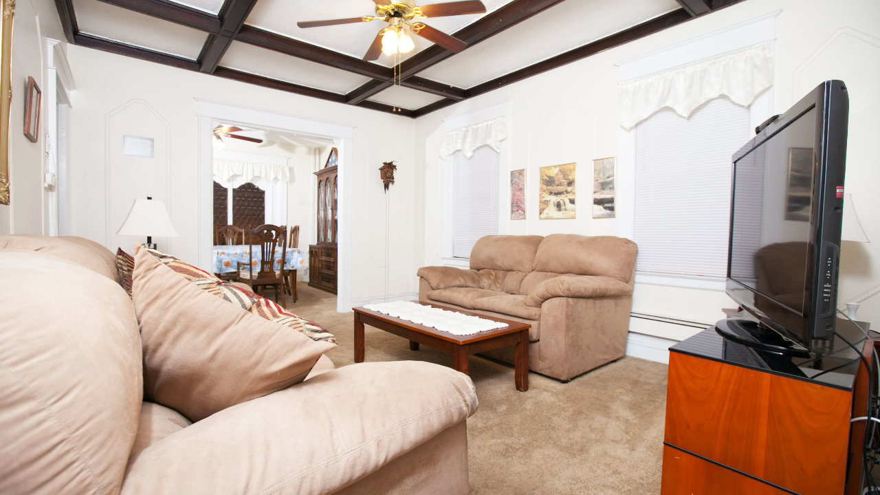 187 37 89th Ave, Hollis, NY, 11423 Scene 4