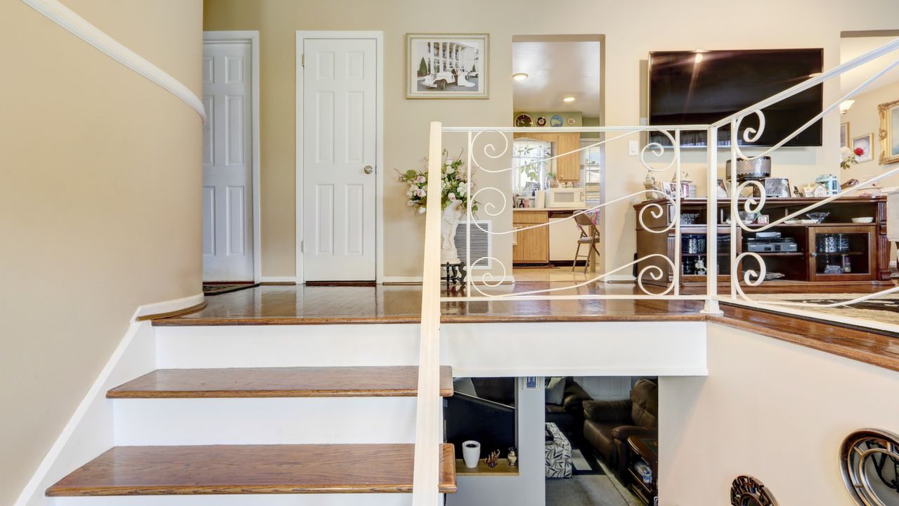 28 Westwood Ln, Kings Park, NY, 11754 Scene 3