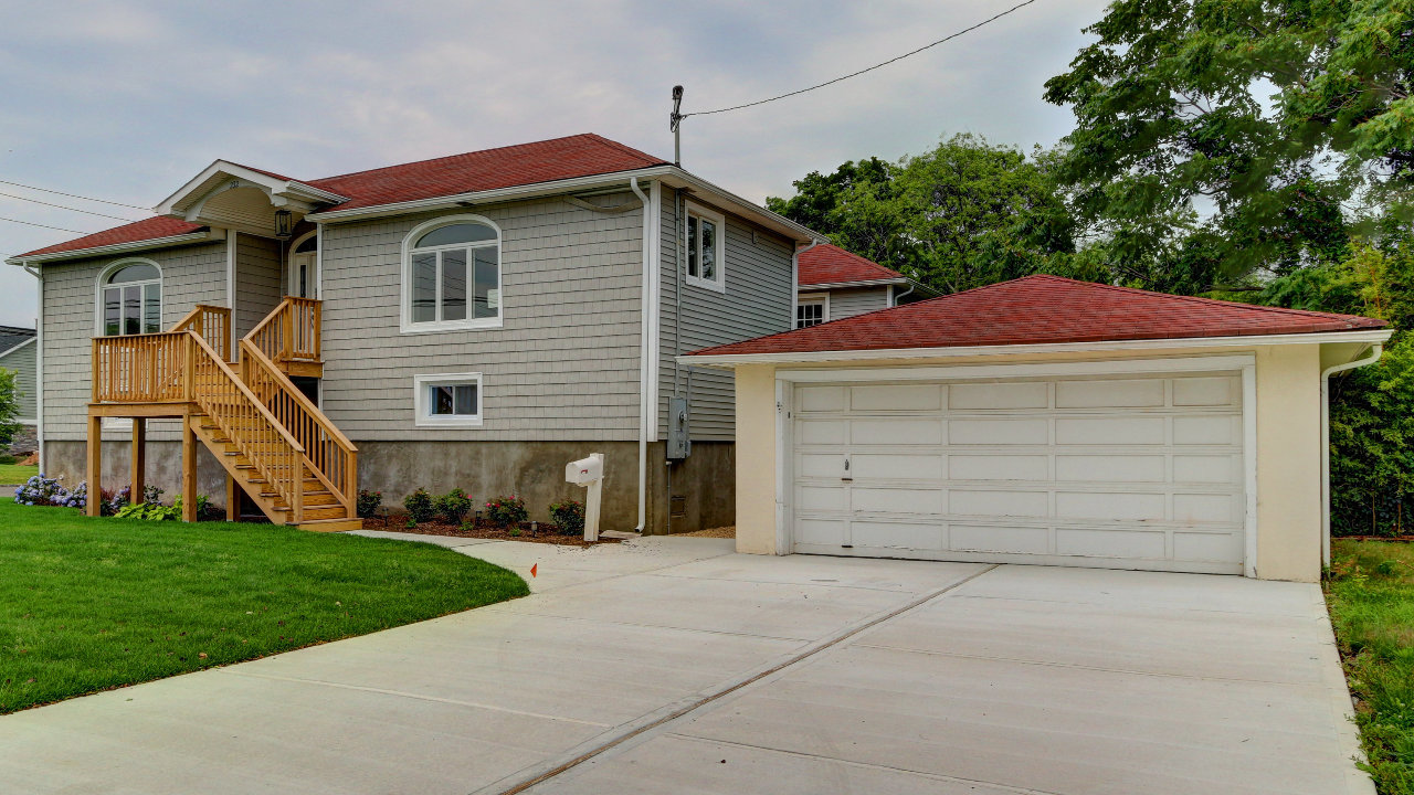 Front of House-Garage Side