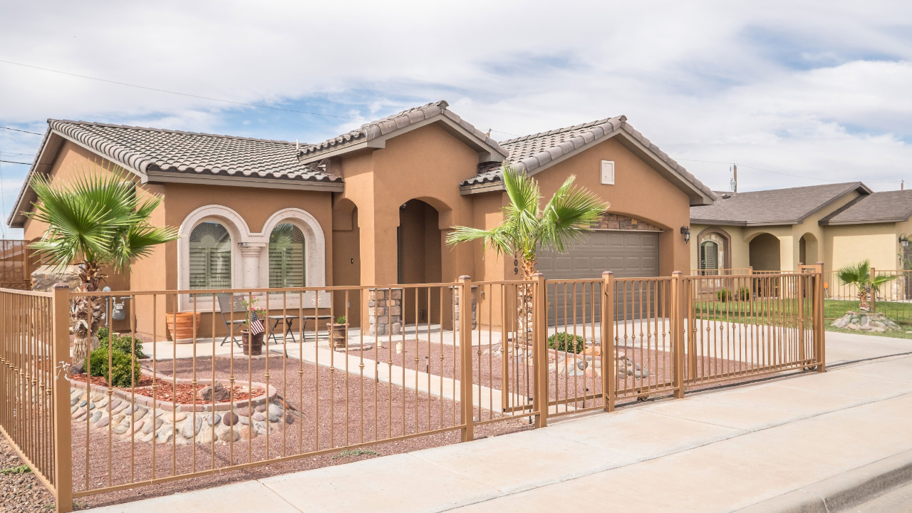 1109 Chris Forbes, Socorro, TX, 79927 Scene 3