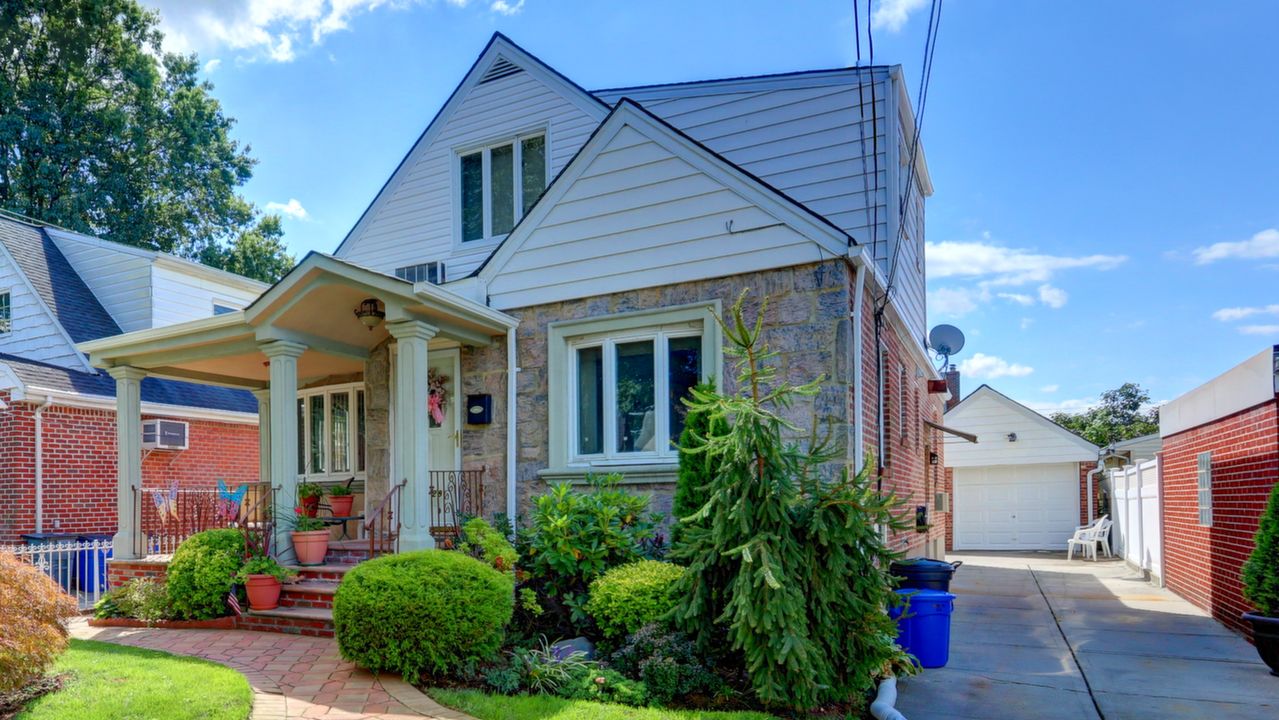 35-28 209 St, Bayside, NY, 11361 Scene 1
